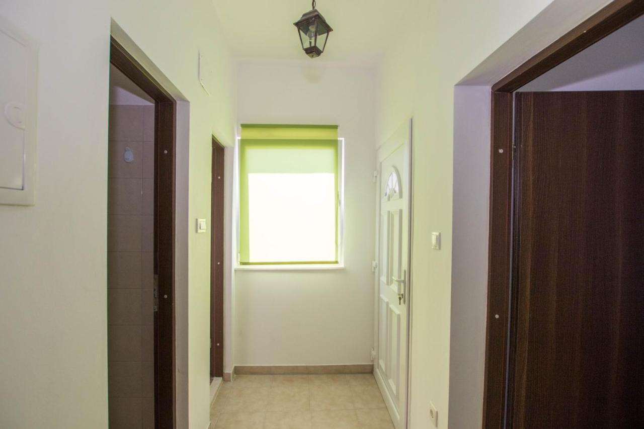 Apartment Andrea Τρογκίρ Εξωτερικό φωτογραφία