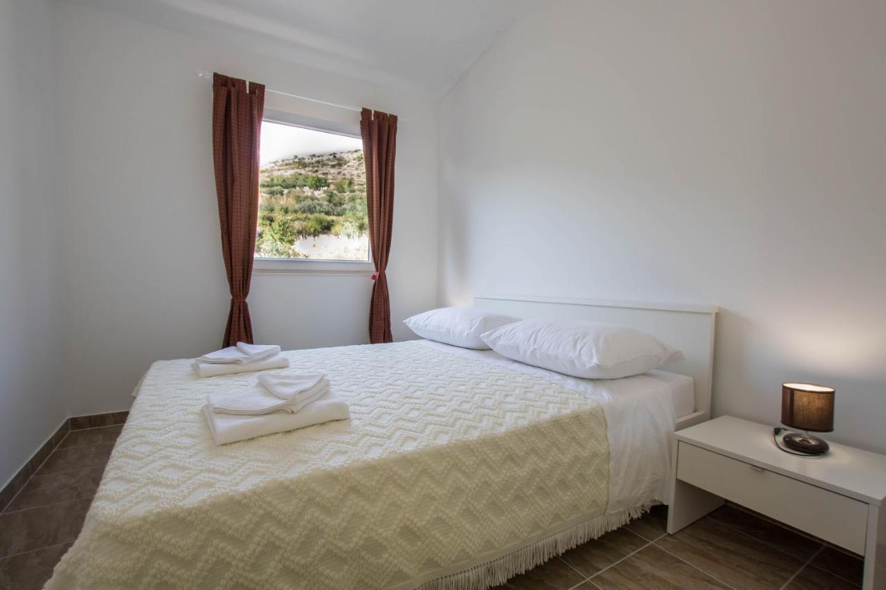 Apartment Andrea Τρογκίρ Εξωτερικό φωτογραφία