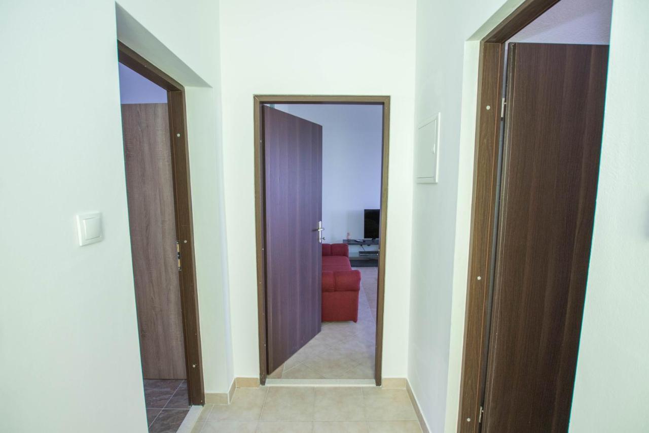 Apartment Andrea Τρογκίρ Εξωτερικό φωτογραφία